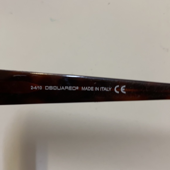 Dsquared2 tortoise sunnies - Picture 4 of 13